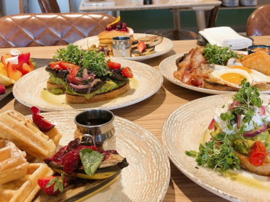 Breakfast for two