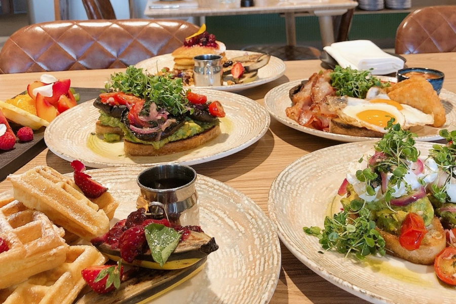 Breakfast for two